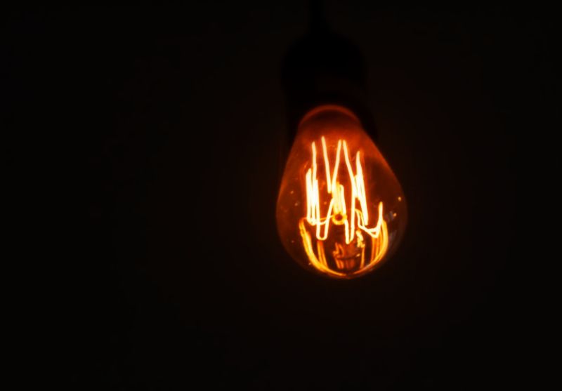 Glowing filament bulb